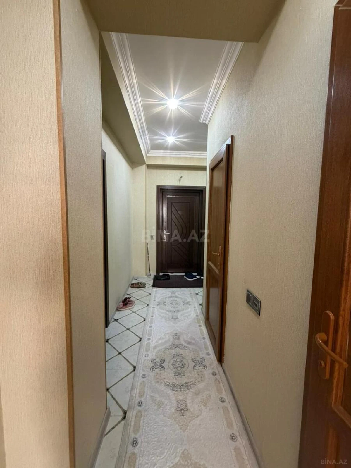 Satılır 2 otaqlı mənzil 73 m²