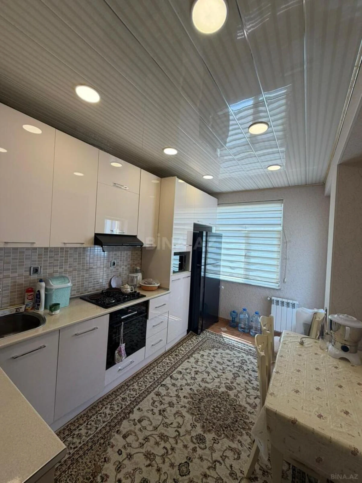 Satılır 2 otaqlı mənzil 73 m²