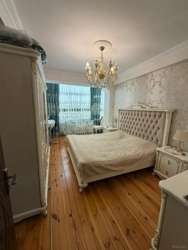 Satılır 2 otaqlı mənzil 73 m²