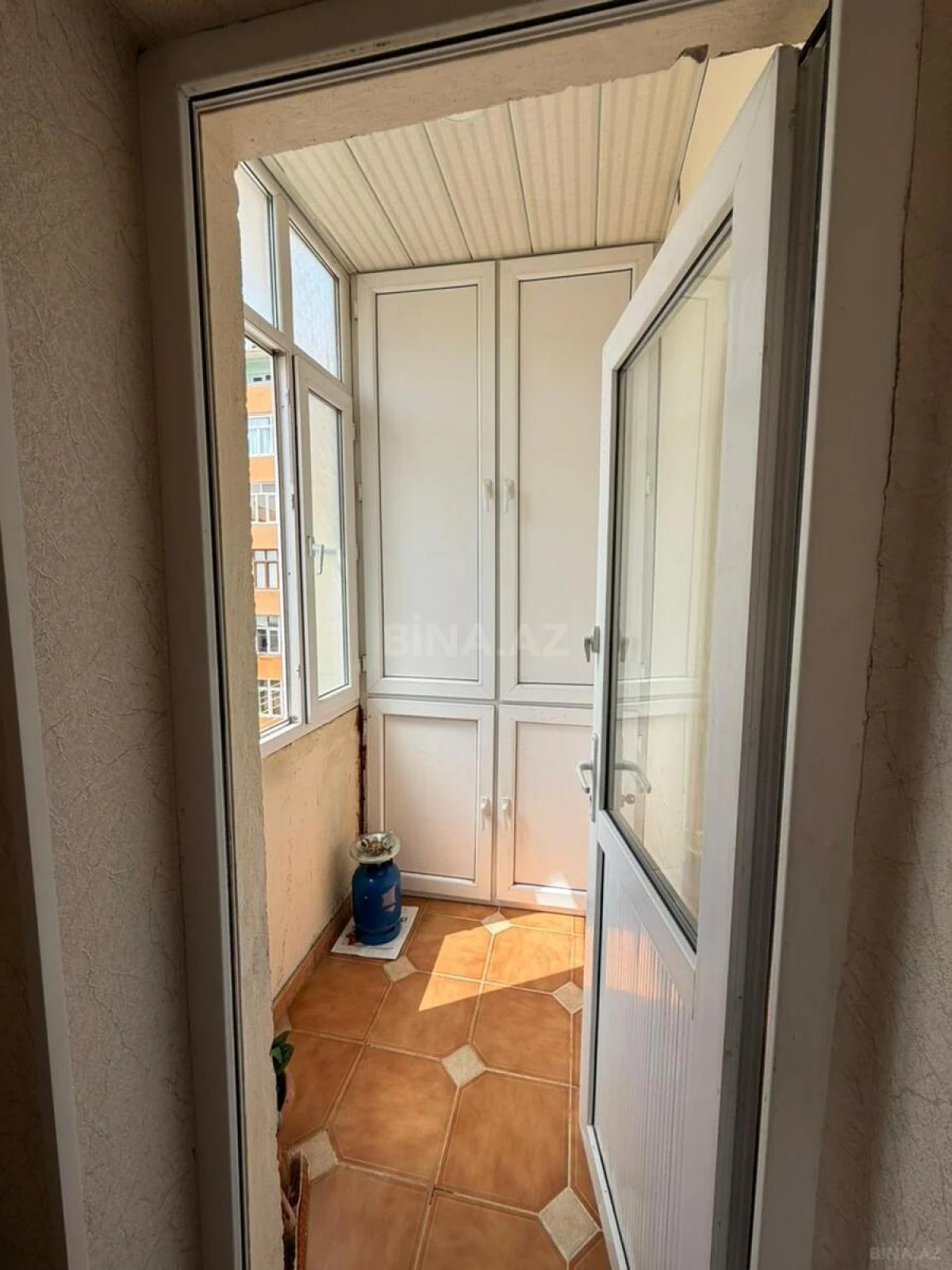 Satılır 2 otaqlı mənzil 73 m²