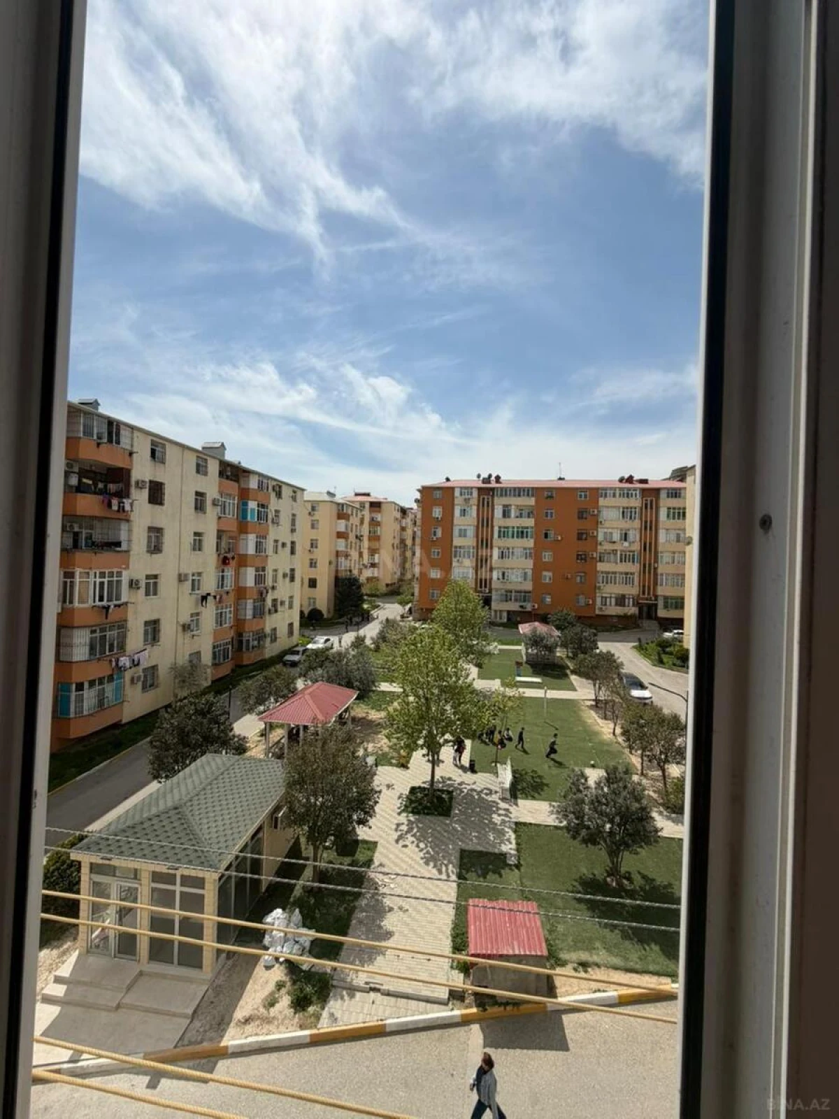 Satılır 2 otaqlı mənzil 73 m²