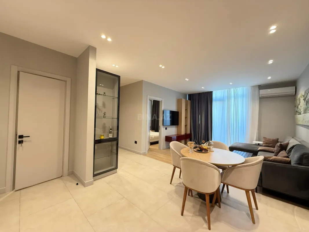 Satılır 2 otaqlı mənzil 87 m²