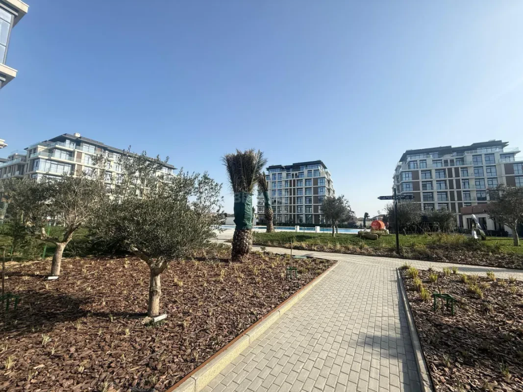 Satılır 2 otaqlı mənzil 87 m²