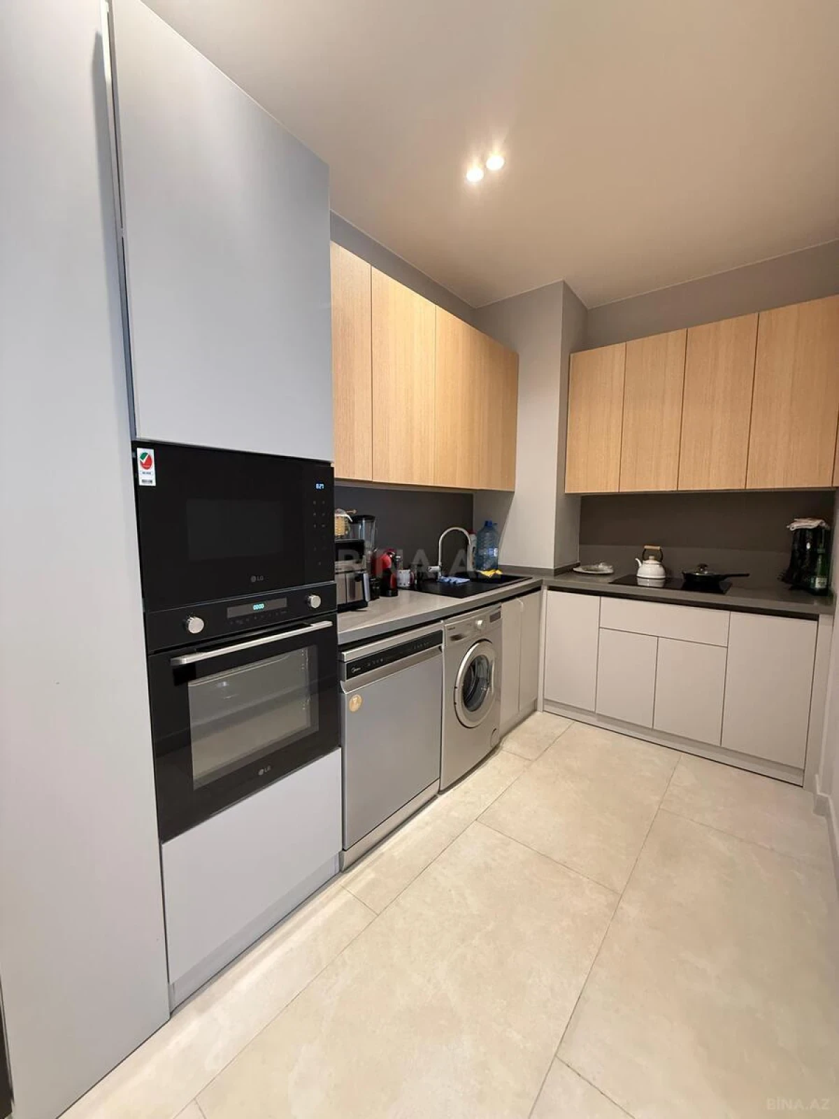 Satılır 2 otaqlı mənzil 87 m²