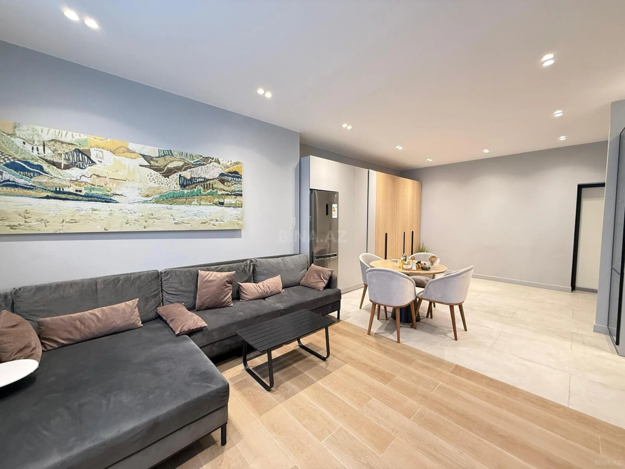 Satılır 2 otaqlı mənzil 87 m²