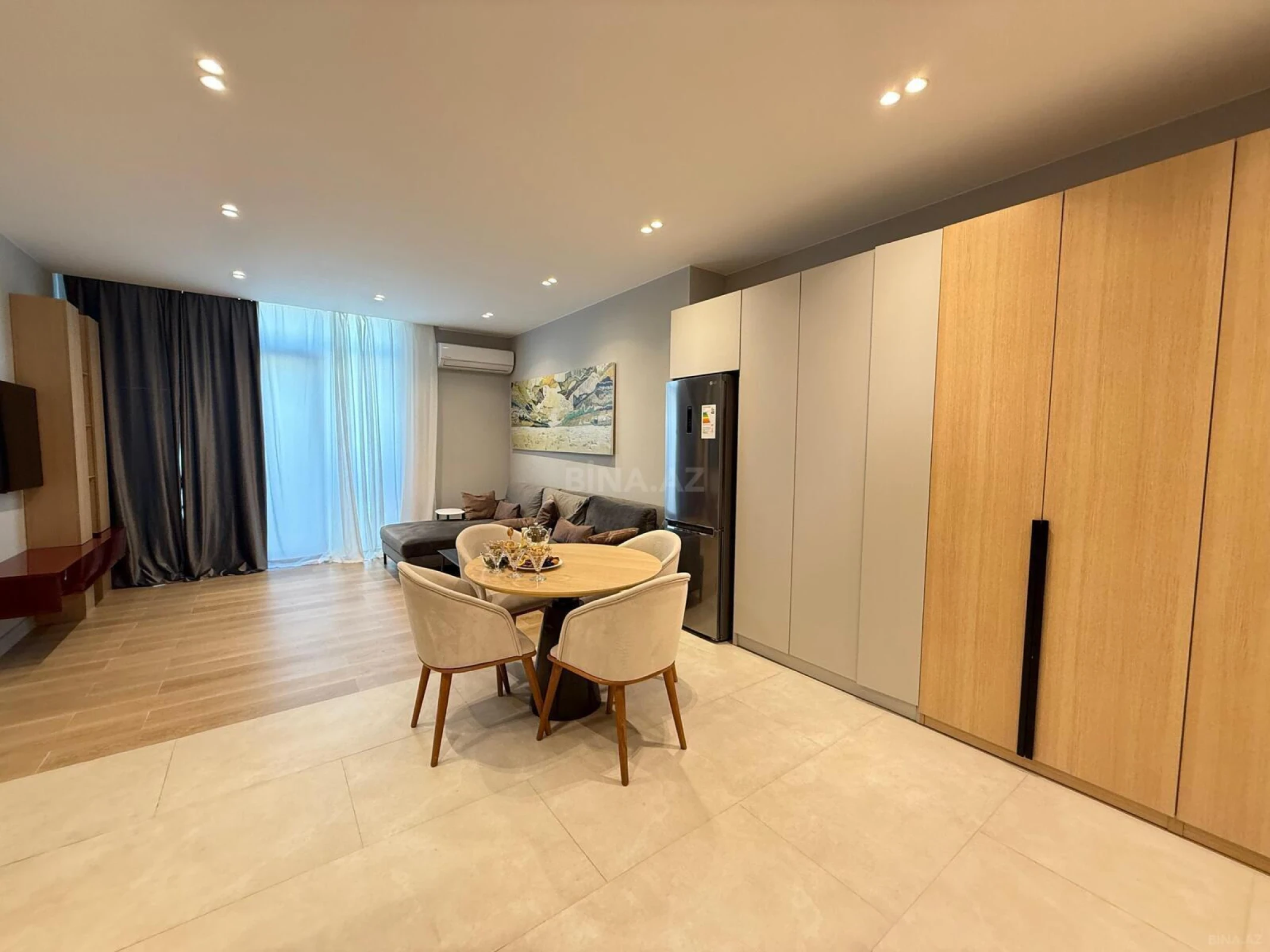 Satılır 2 otaqlı mənzil 87 m²