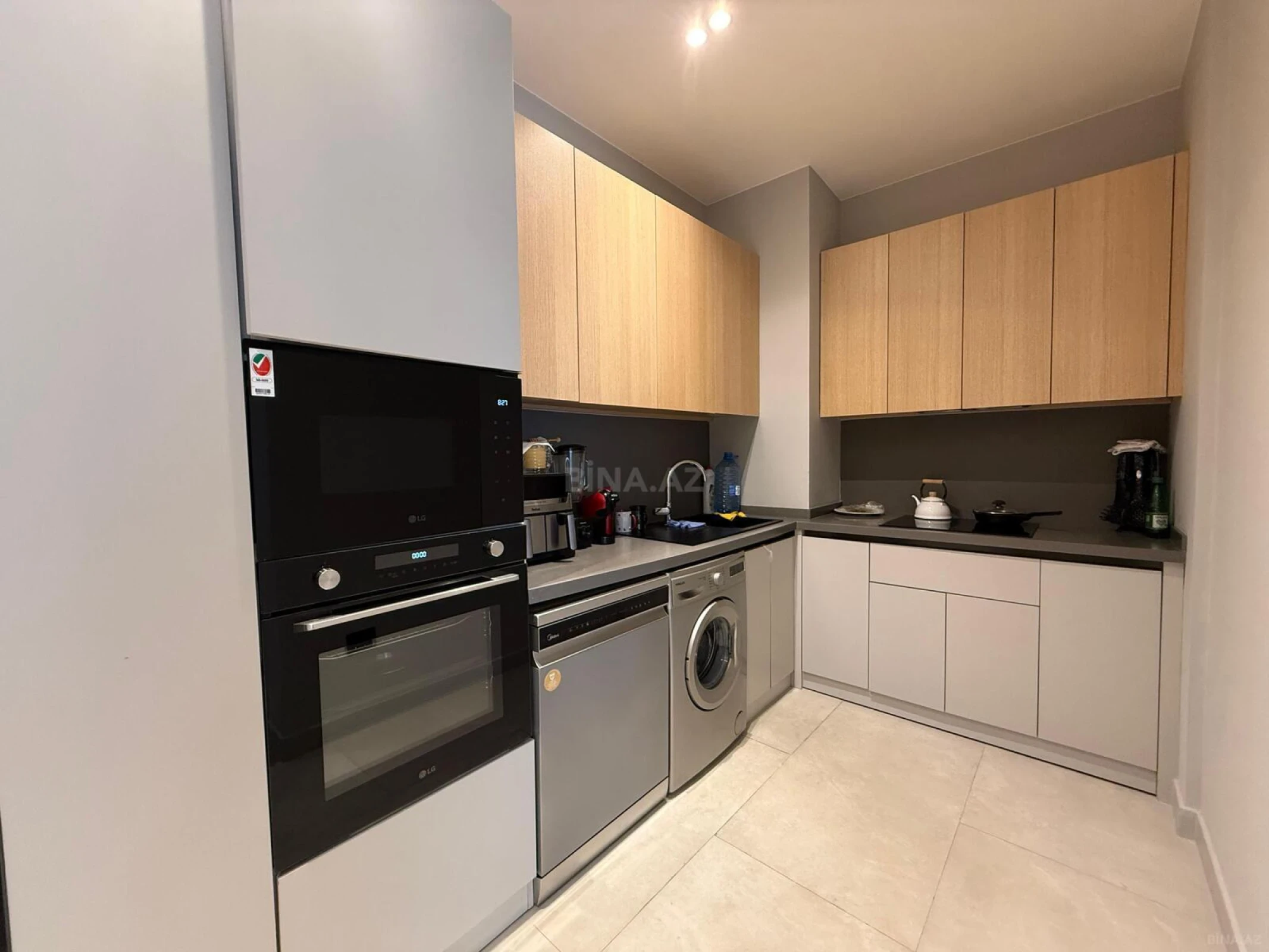 Satılır 2 otaqlı mənzil 87 m²
