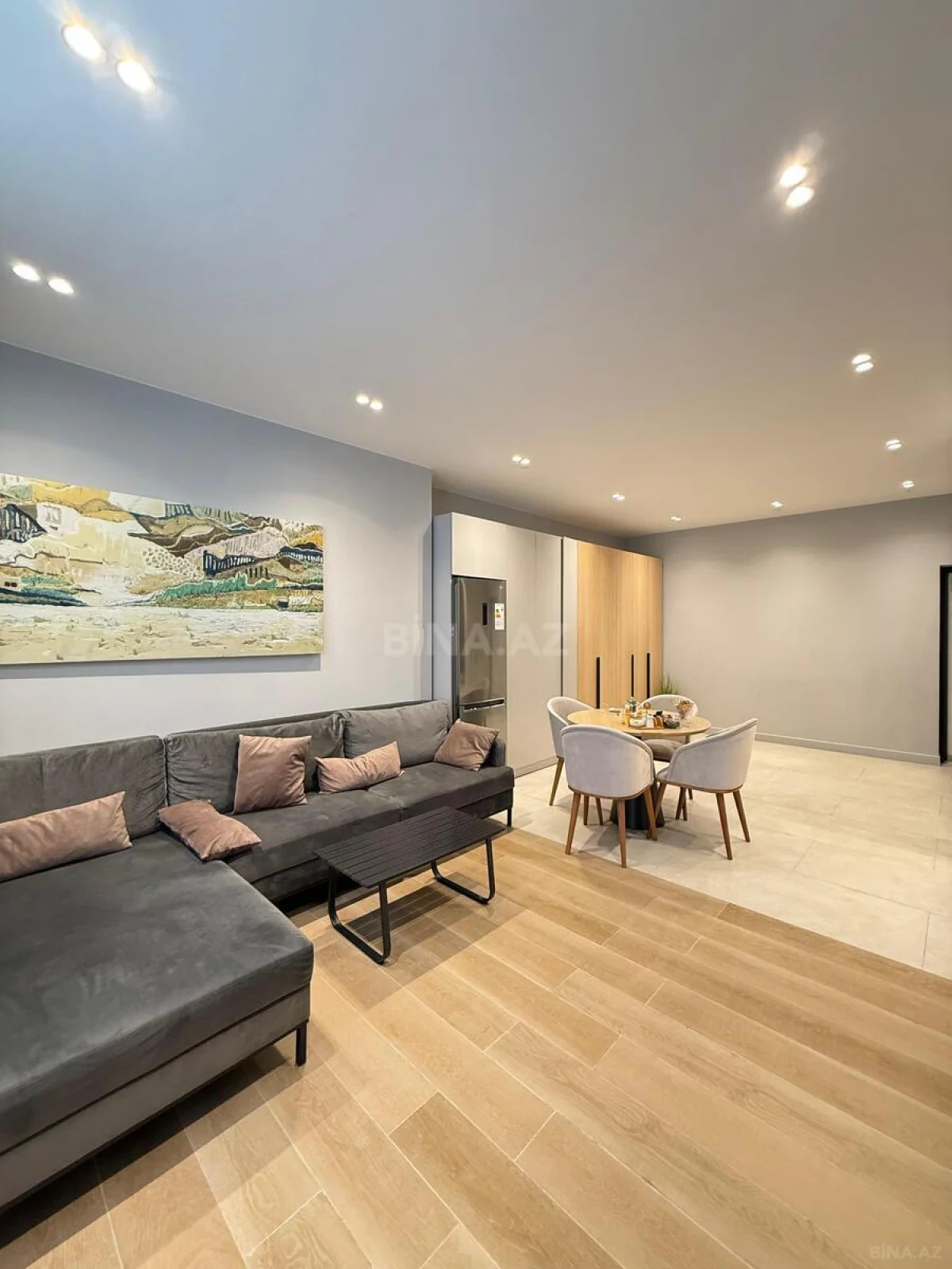 Satılır 2 otaqlı mənzil 87 m²