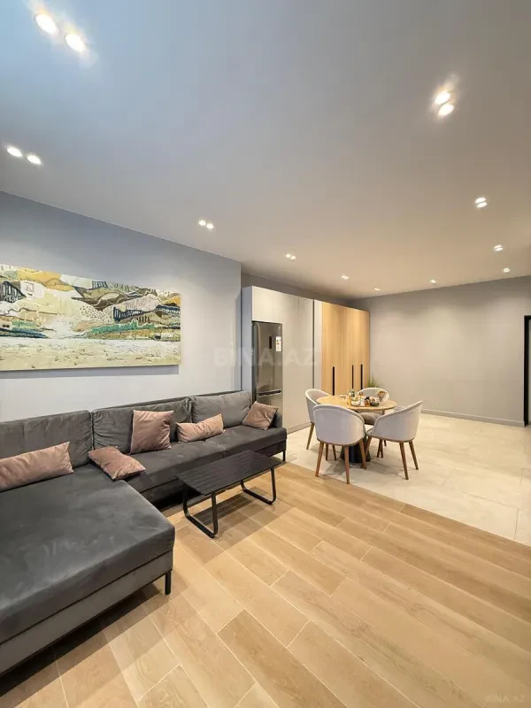 Satılır 2 otaqlı mənzil 87 m²