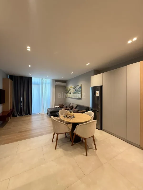 Satılır 2 otaqlı mənzil 87 m²