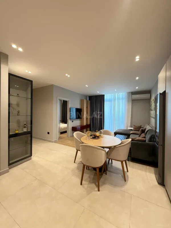 Satılır 2 otaqlı mənzil 87 m²