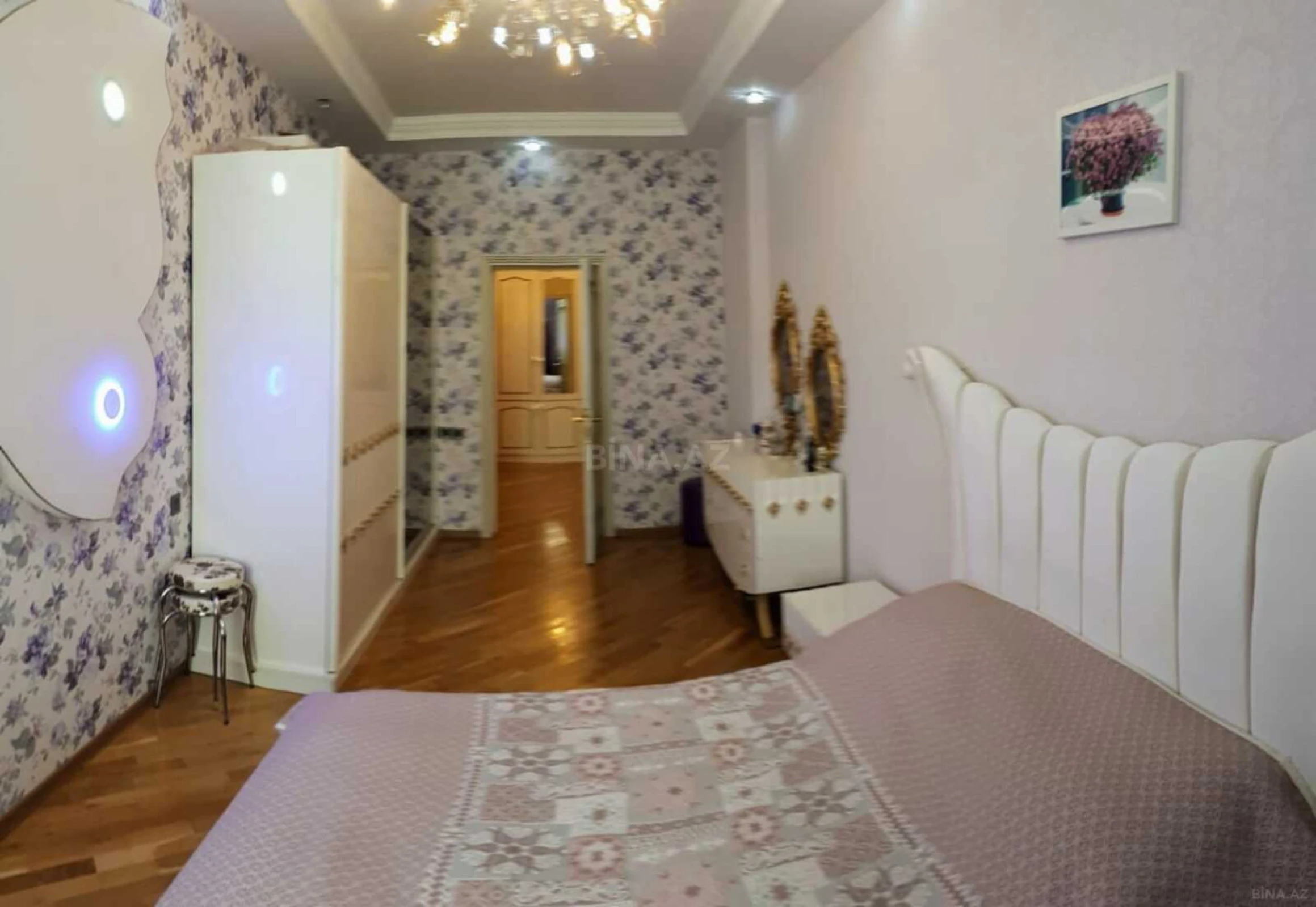 Satılır 4 otaqlı mənzil 170 m²