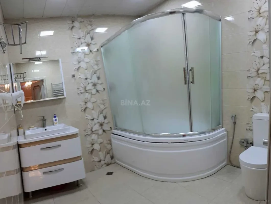 Satılır 4 otaqlı mənzil 170 m²