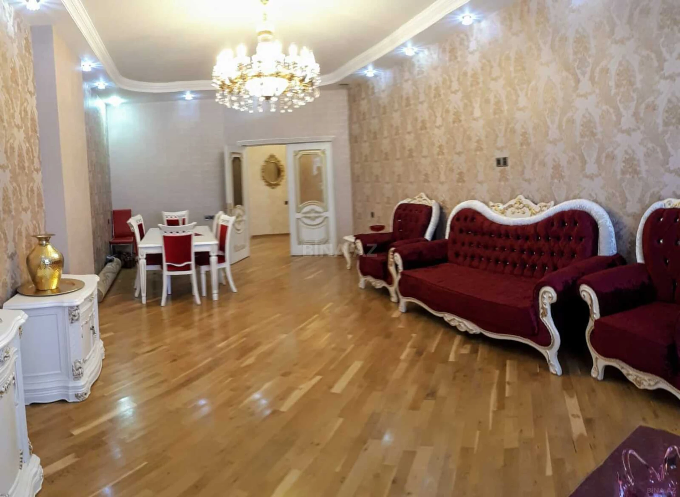 Satılır 4 otaqlı mənzil 170 m²
