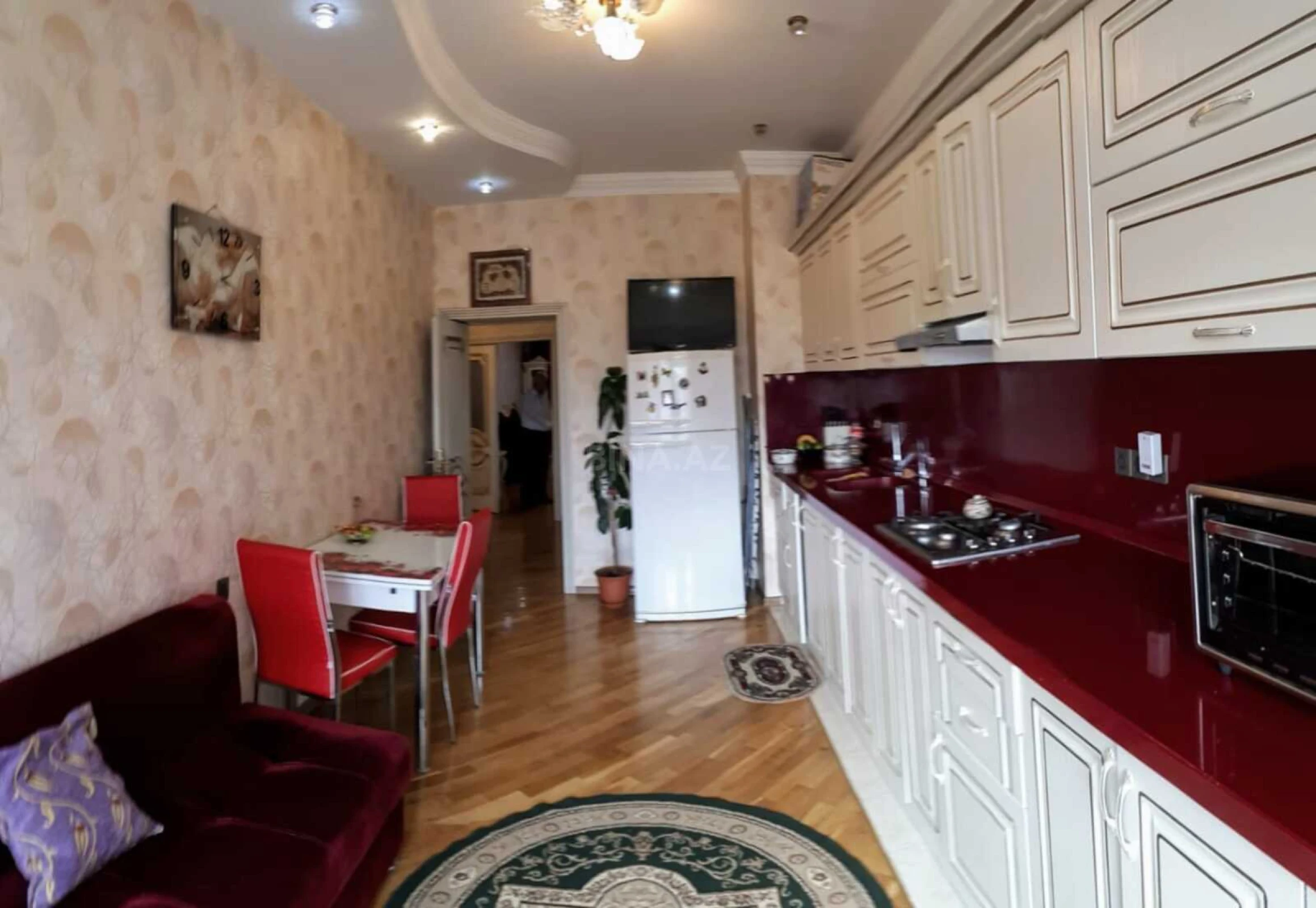 Satılır 4 otaqlı mənzil 170 m²