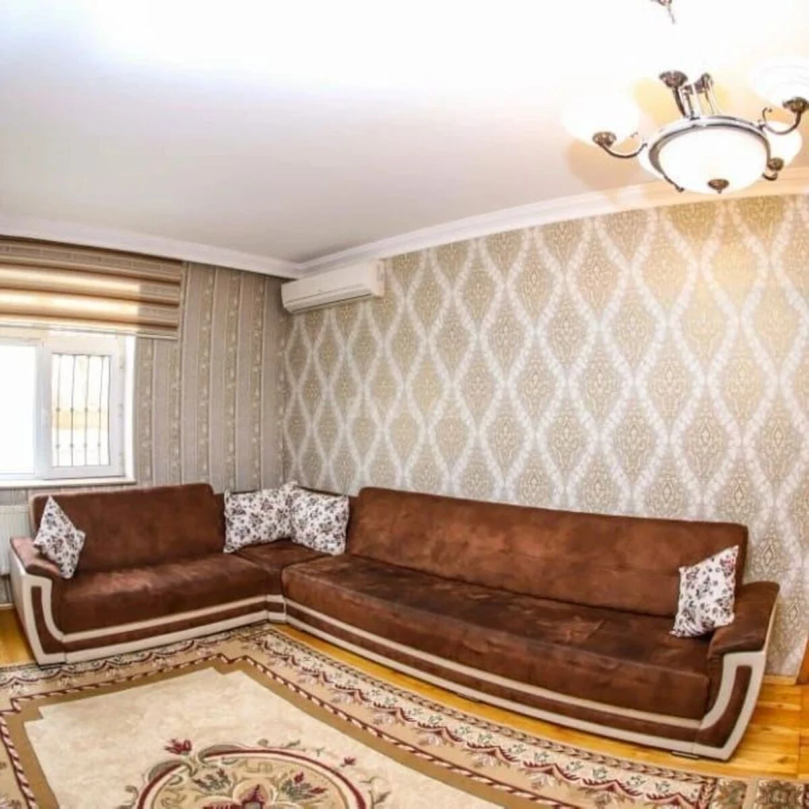 Satılır 7 otaqlı həyət evi 270 m²