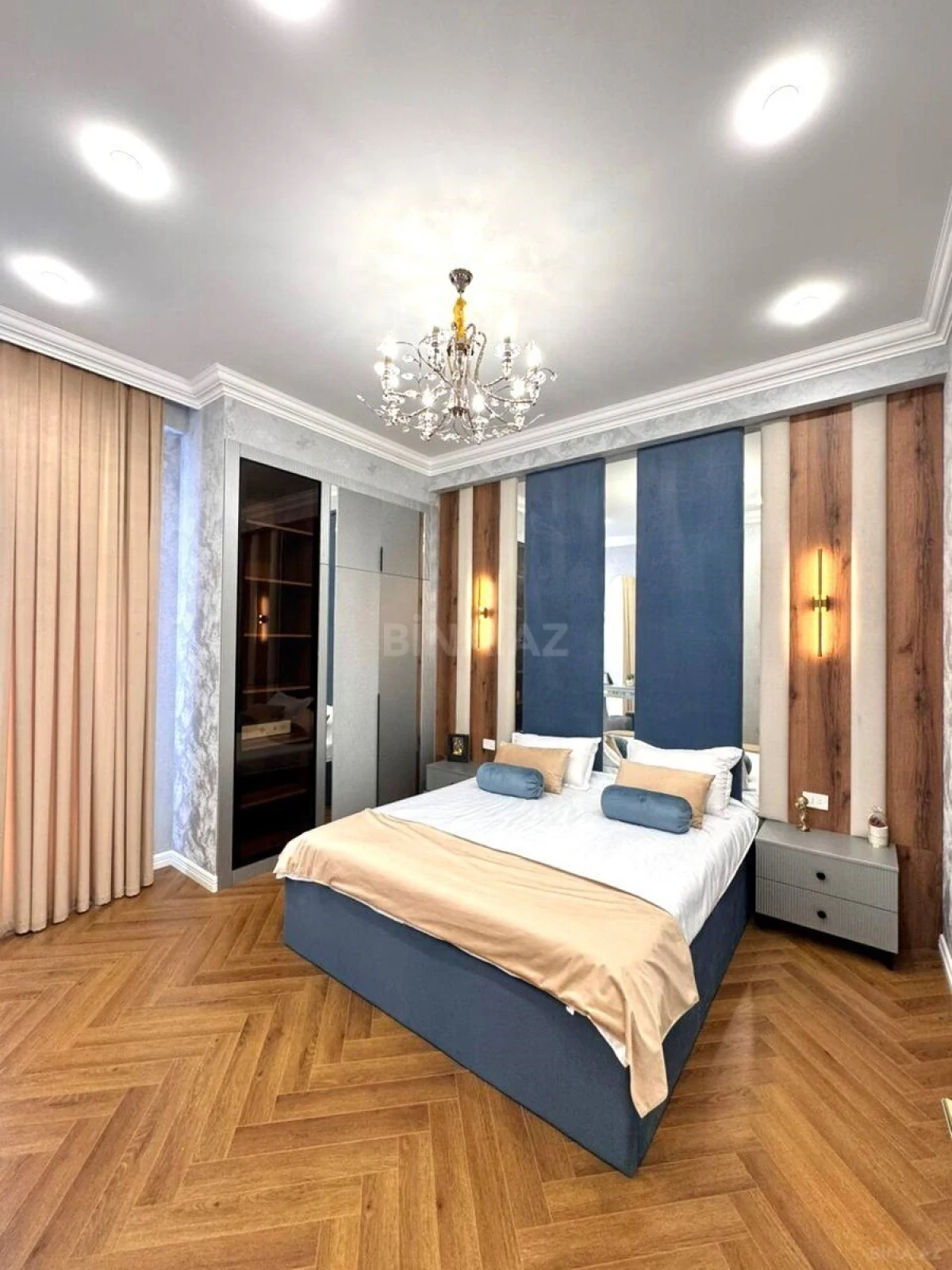 Satılır 3 otaqlı mənzil 130 m²
