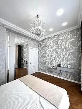 Satılır 3 otaqlı mənzil 130 m²