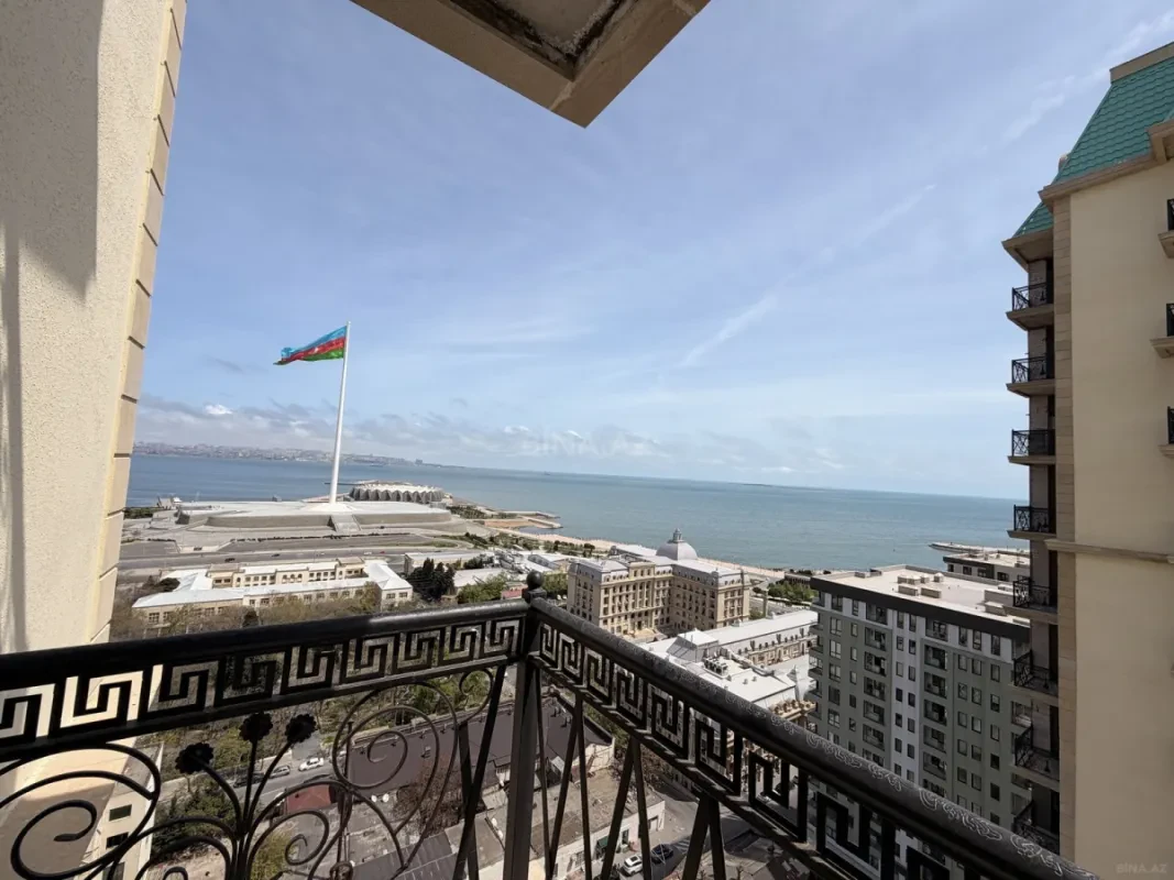 Satılır 2 otaqlı mənzil 97 m²