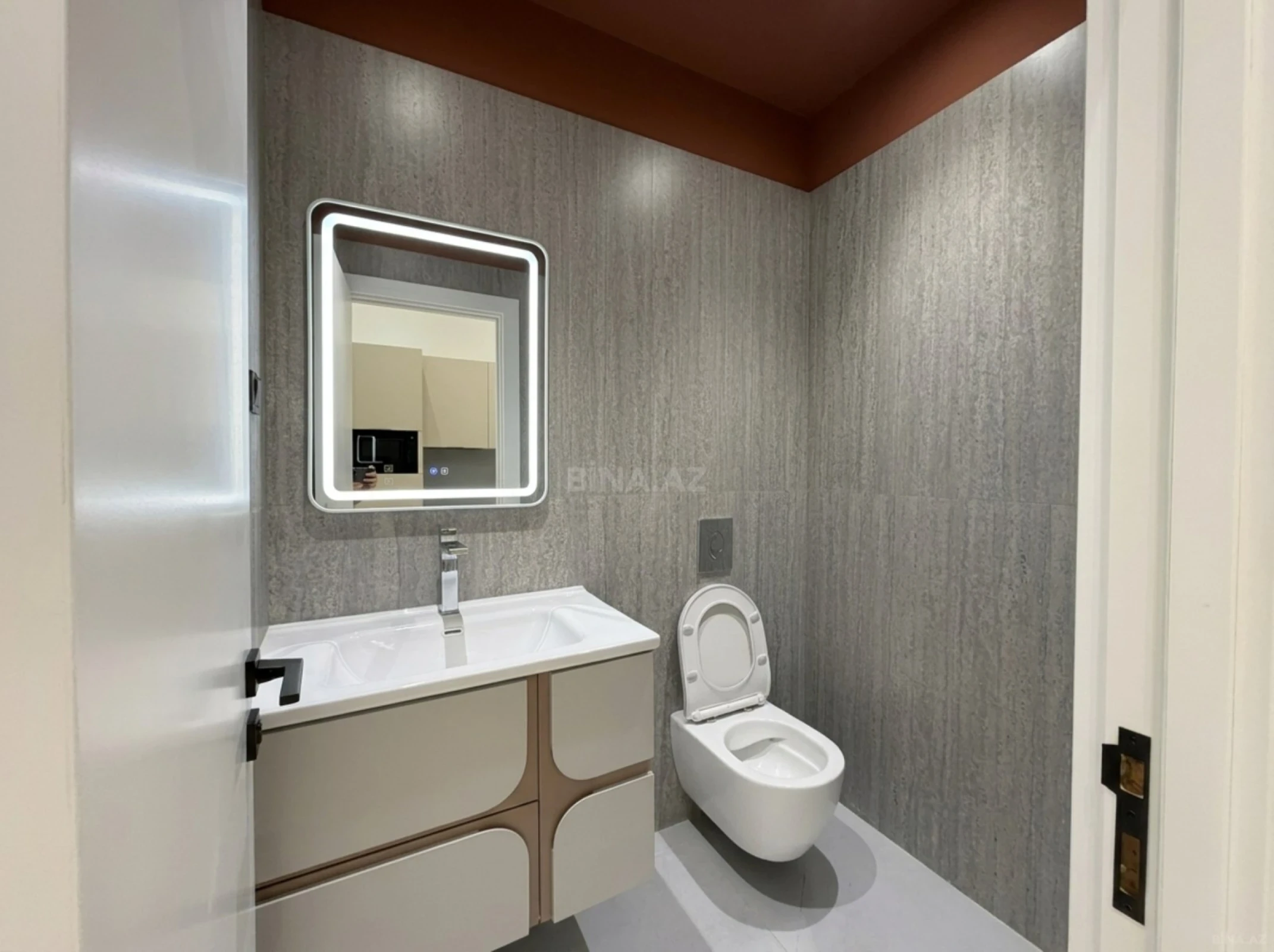Kirayə verilir 2 otaqlı ofis 57 m²