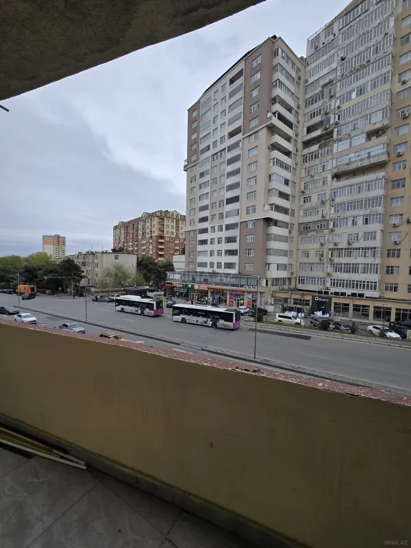 Satılır 2 otaqlı mənzil 68 m²