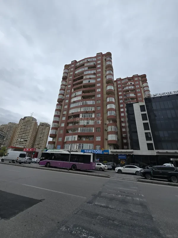 Satılır 2 otaqlı mənzil 68 m²