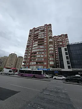 Satılır 2 otaqlı mənzil 68 m² — Bakı, Memar Əcəmi yanı 2 otaq 68.00 m²