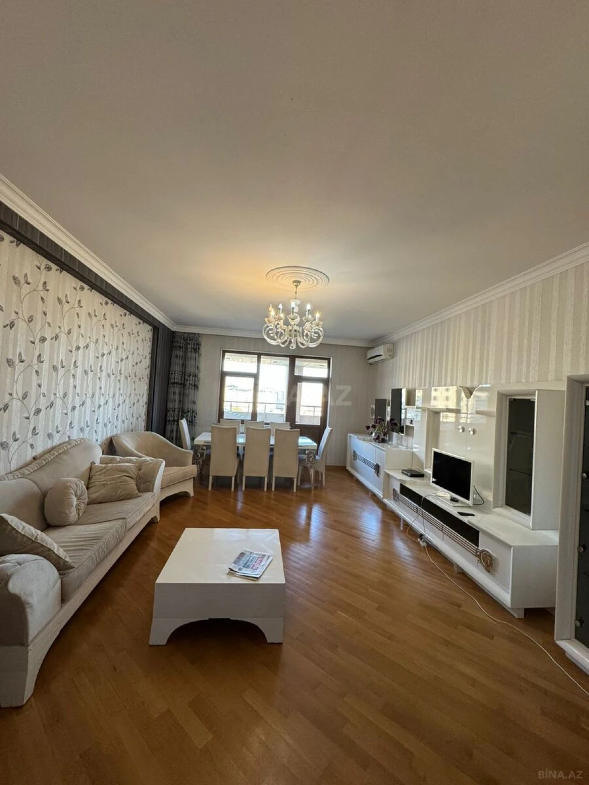 Satılır 3 otaqlı mənzil 171 m²