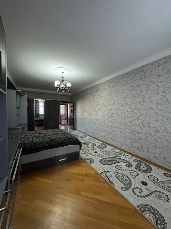 Satılır 3 otaqlı mənzil 171 m²
