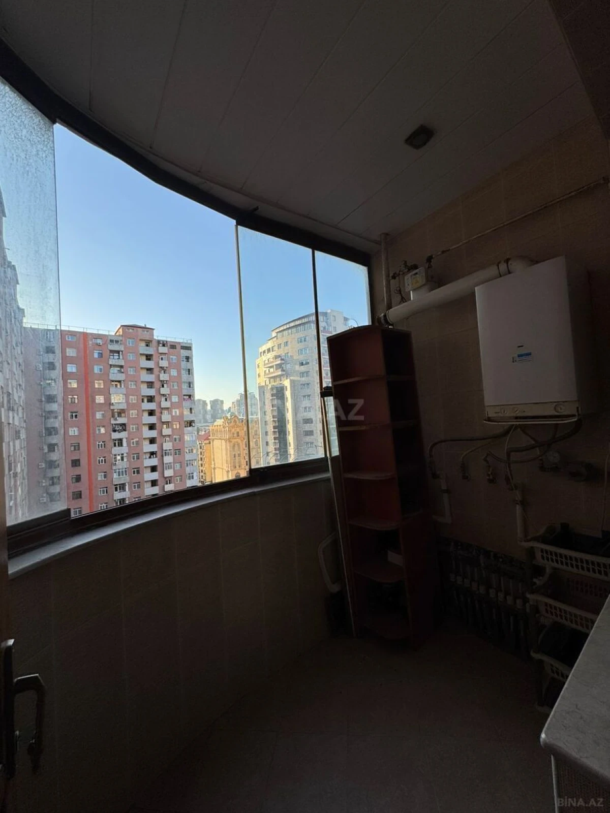 Satılır 3 otaqlı mənzil 171 m²