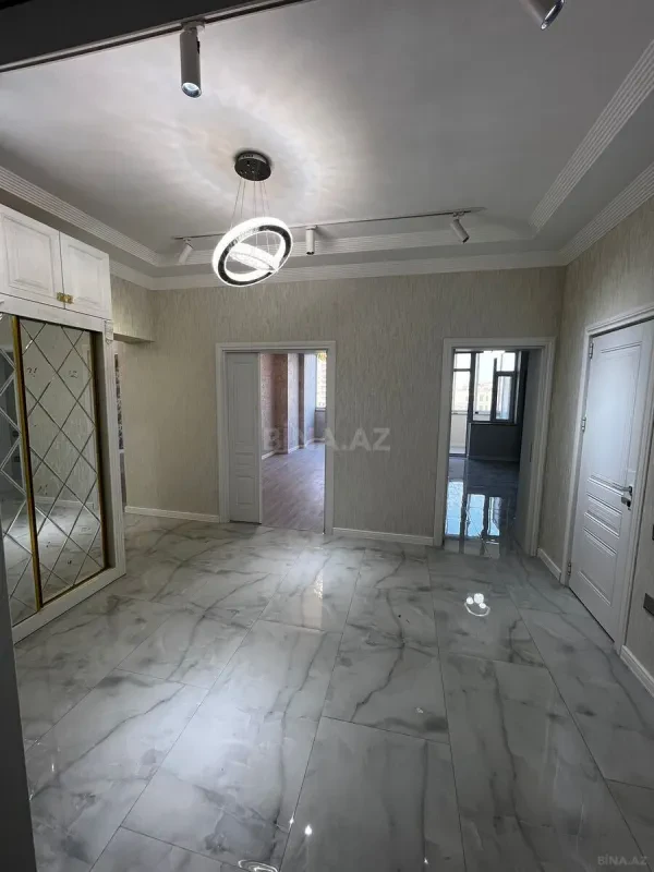 Satılır 2 otaqlı mənzil 83 m²