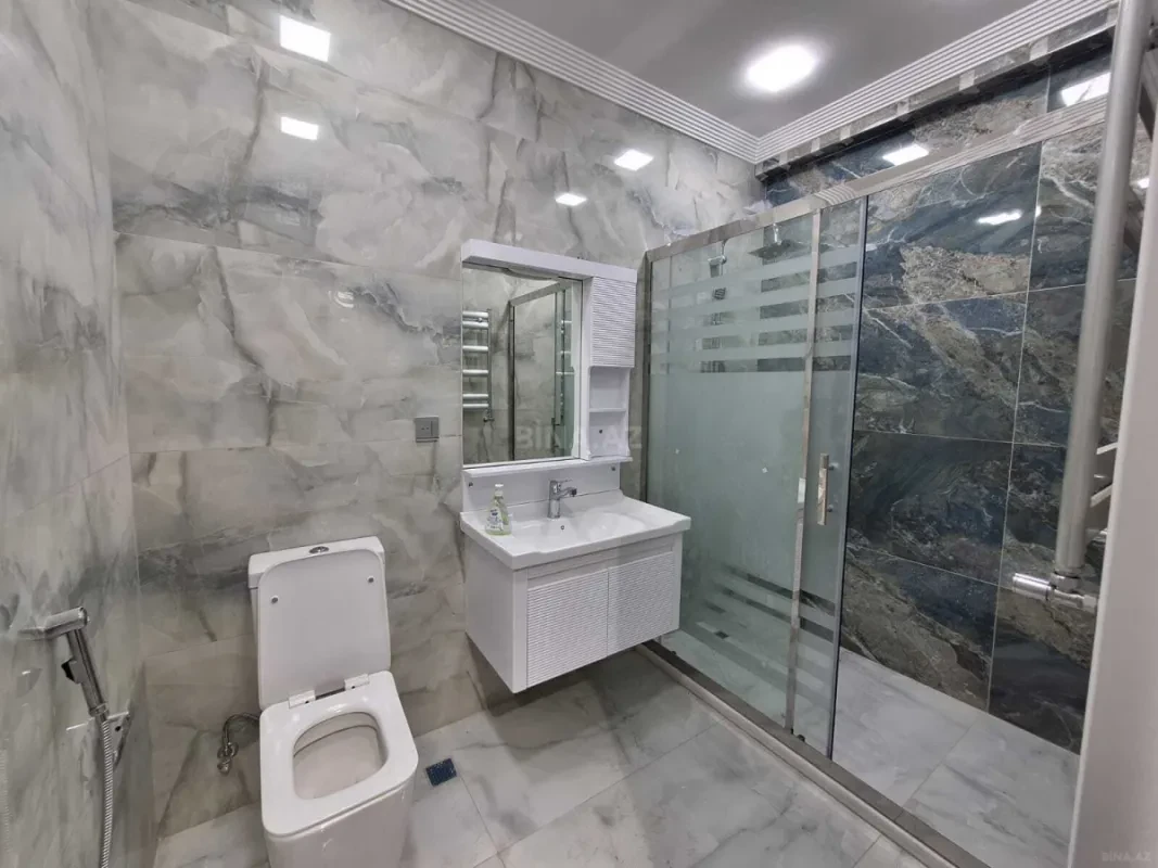 Satılır 2 otaqlı mənzil 83 m²
