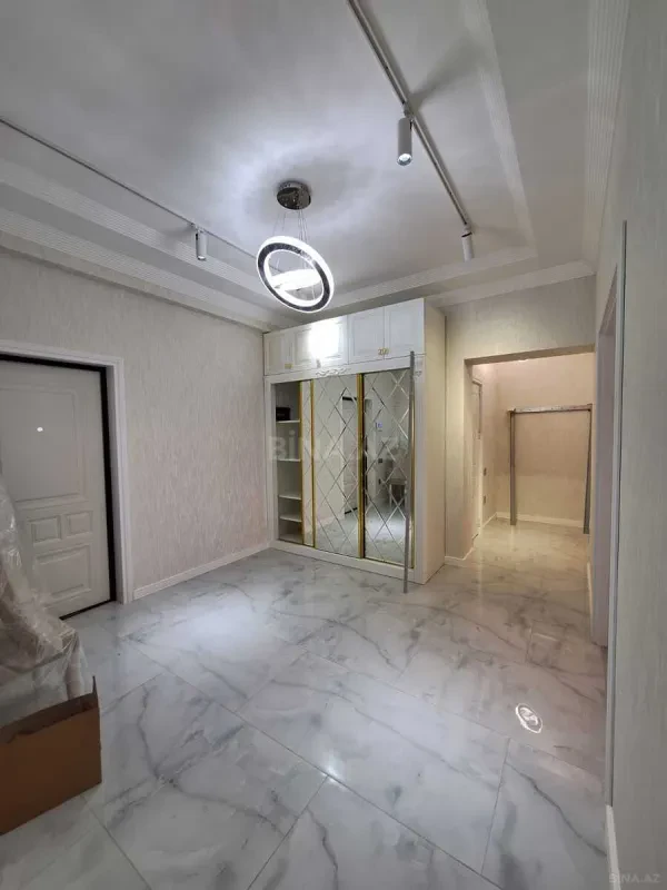 Satılır 2 otaqlı mənzil 83 m²