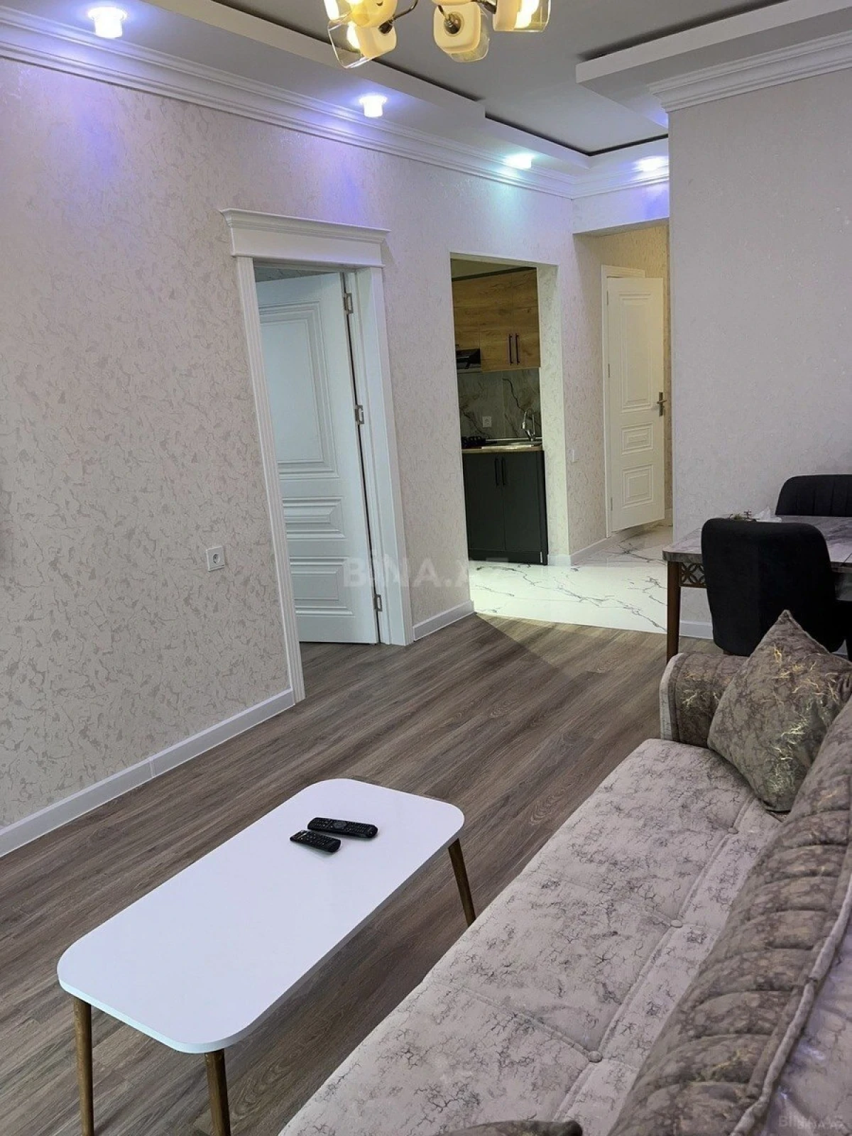 Kirayə verilir 2 otaqlı mənzil 55 m²
