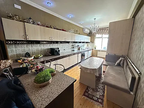 Satılır 3 otaqlı mənzil 115 m²