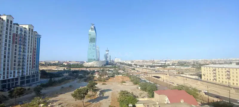Satılır 3 otaqlı mənzil 124 m²