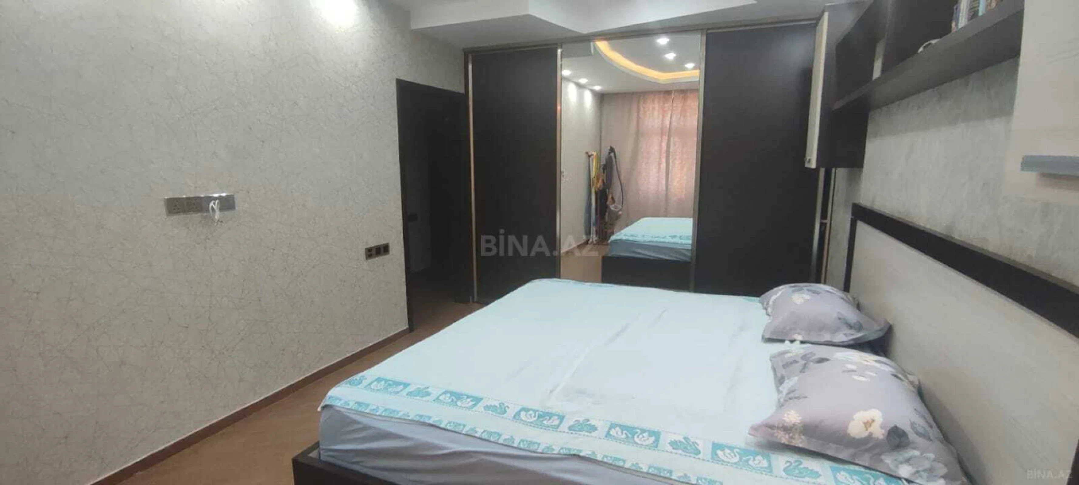 Satılır 3 otaqlı mənzil 124 m²