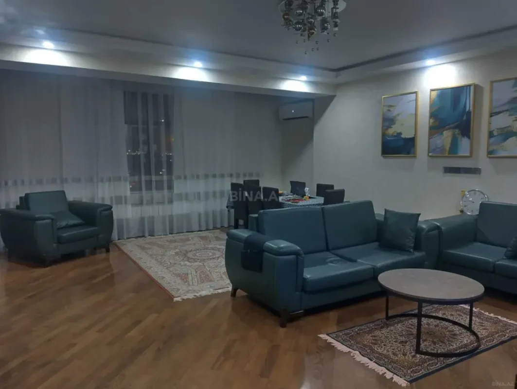 Satılır 3 otaqlı mənzil 124 m²