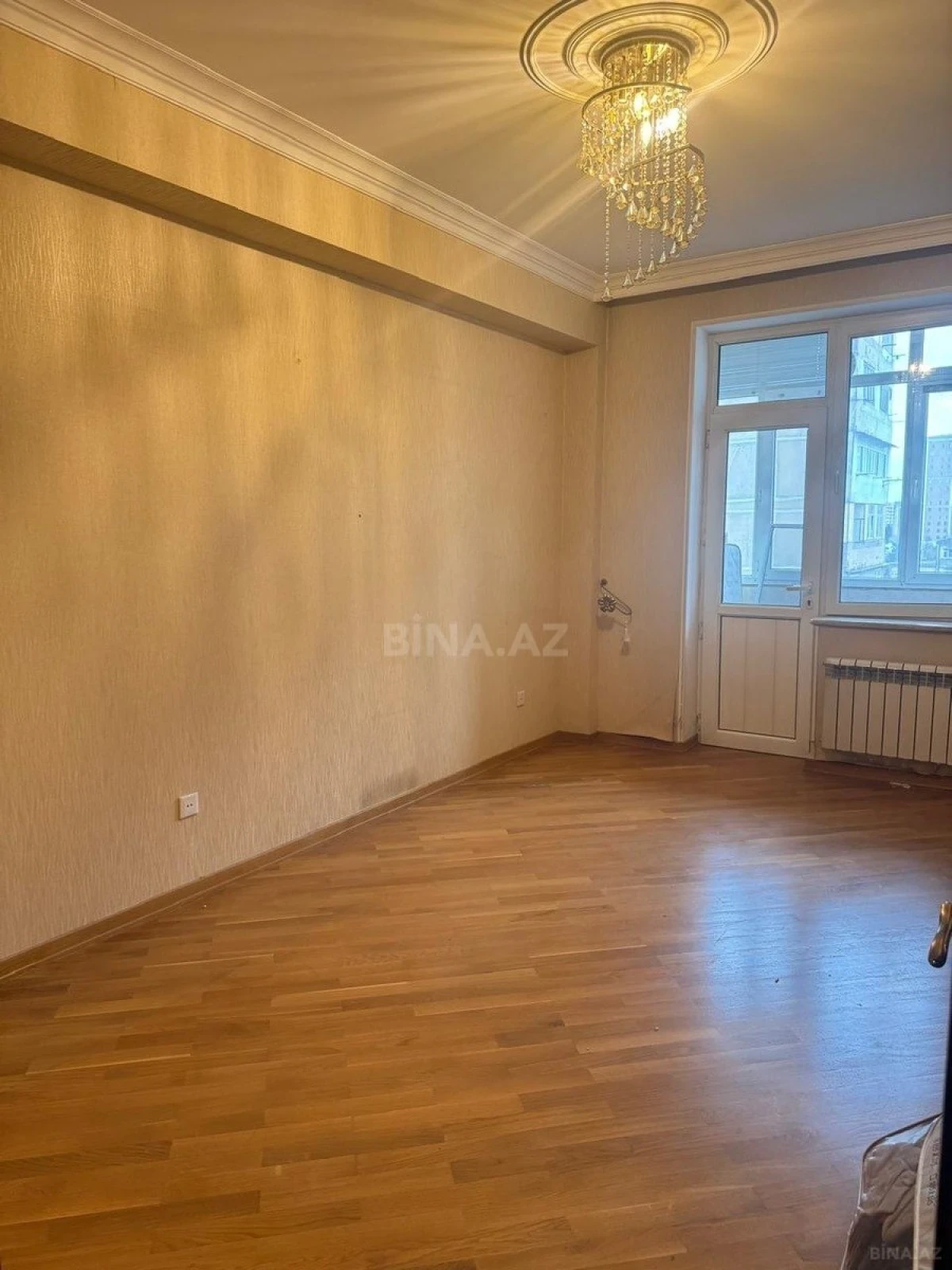 Satılır 2 otaqlı mənzil 92 m²