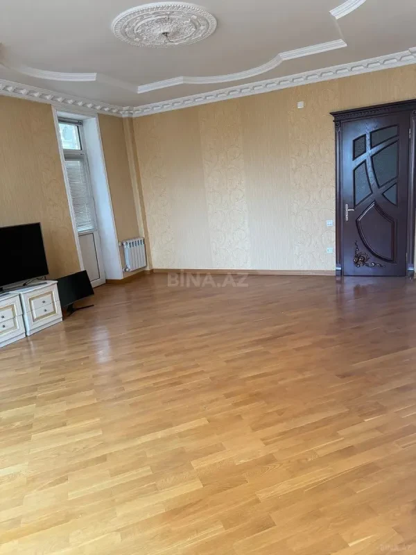 Satılır 2 otaqlı mənzil 92 m²