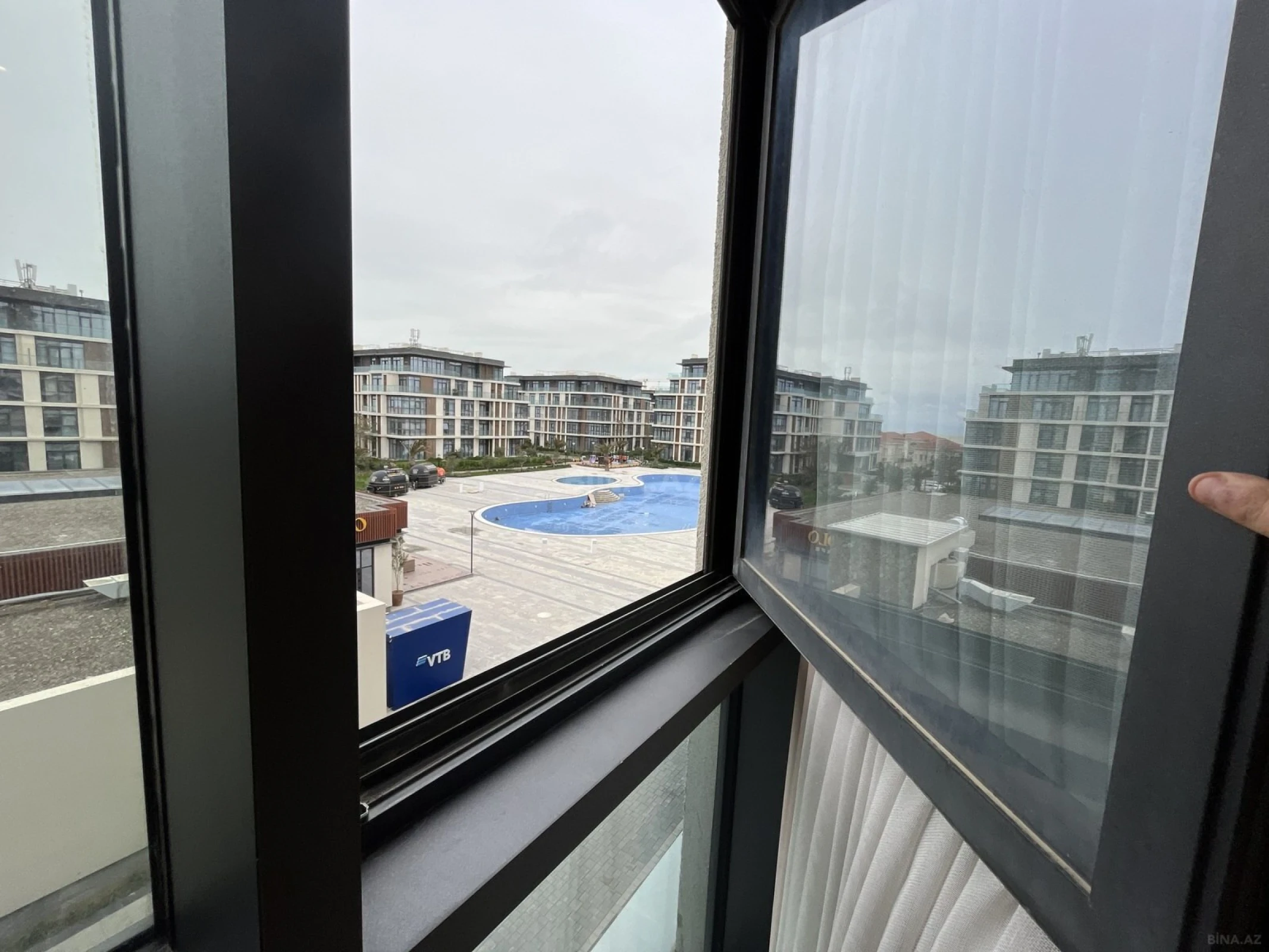 Kirayə verilir 3 otaqlı mənzil 140 m²