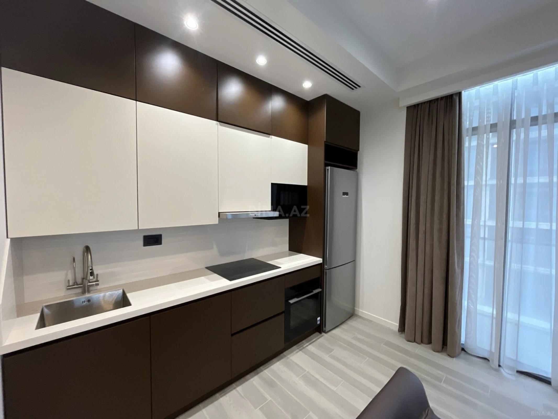 Kirayə verilir 3 otaqlı mənzil 140 m²