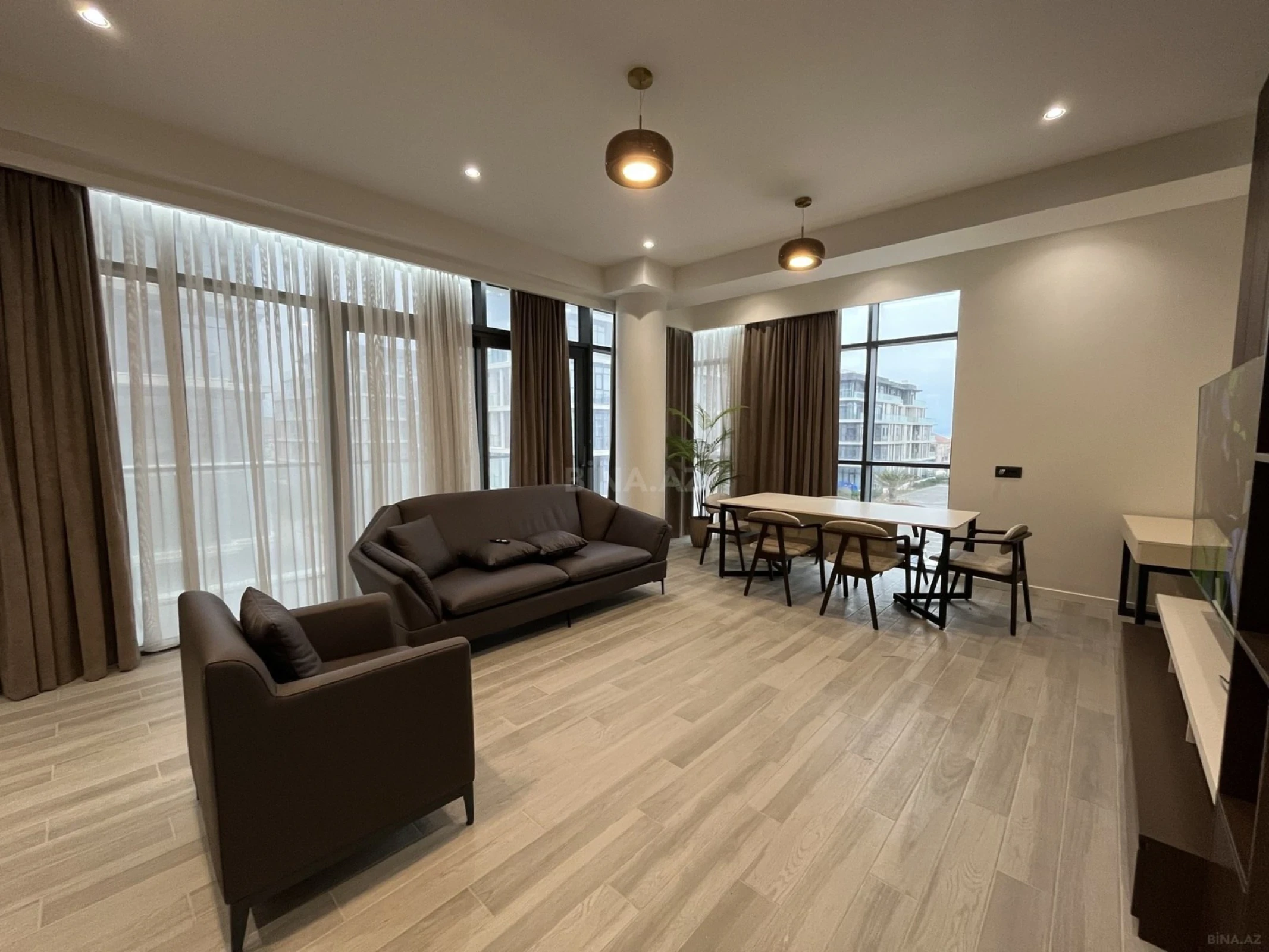 Kirayə verilir 3 otaqlı mənzil 140 m²