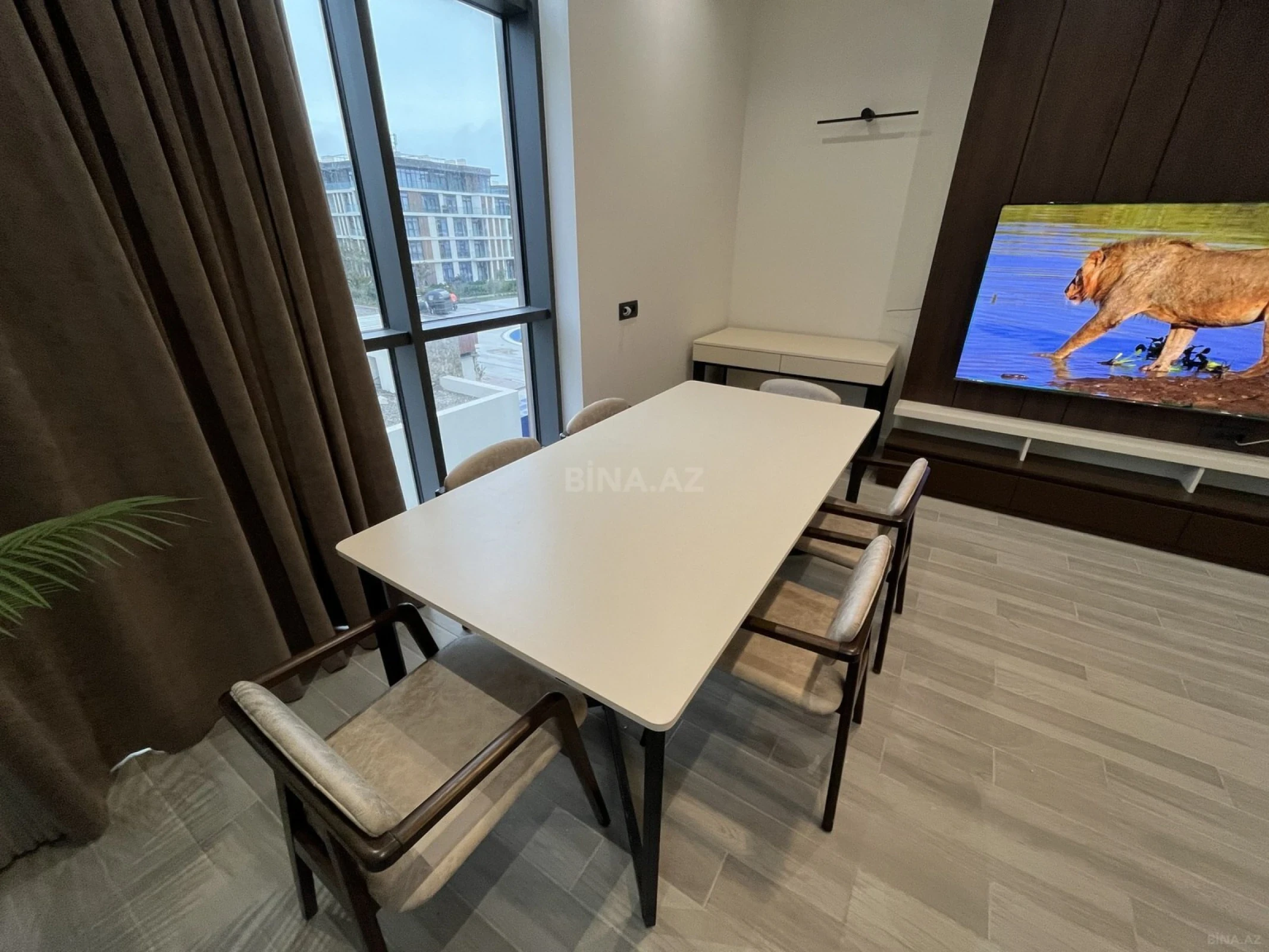 Kirayə verilir 3 otaqlı mənzil 140 m²