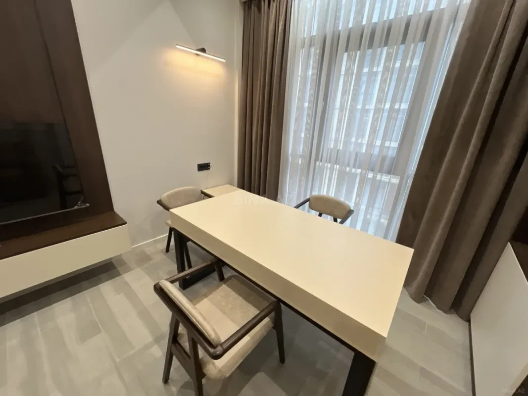 Kirayə verilir 3 otaqlı mənzil 140 m²