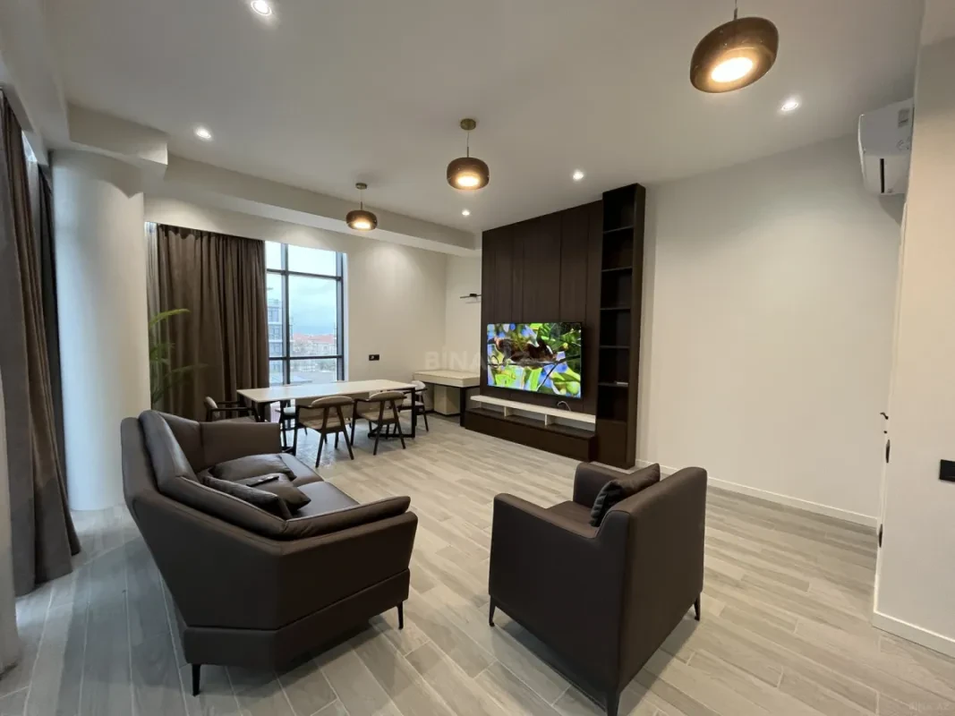Kirayə verilir 3 otaqlı mənzil 140 m²