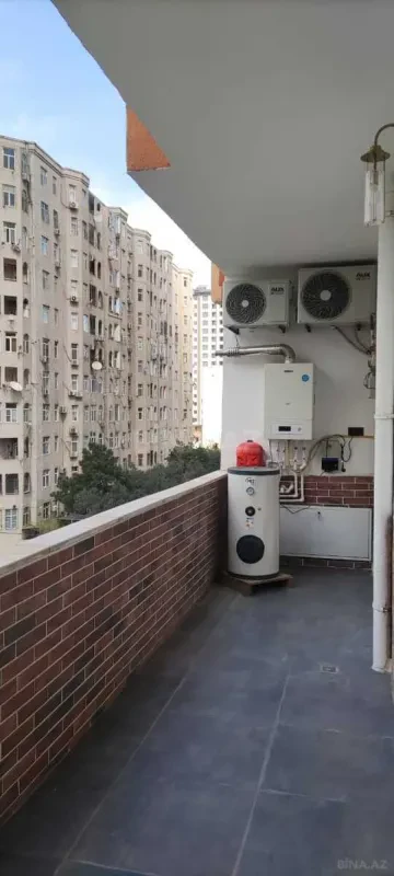 Kirayə verilir 4 otaqlı mənzil 180 m²