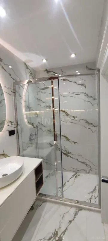 Kirayə verilir 4 otaqlı mənzil 180 m²