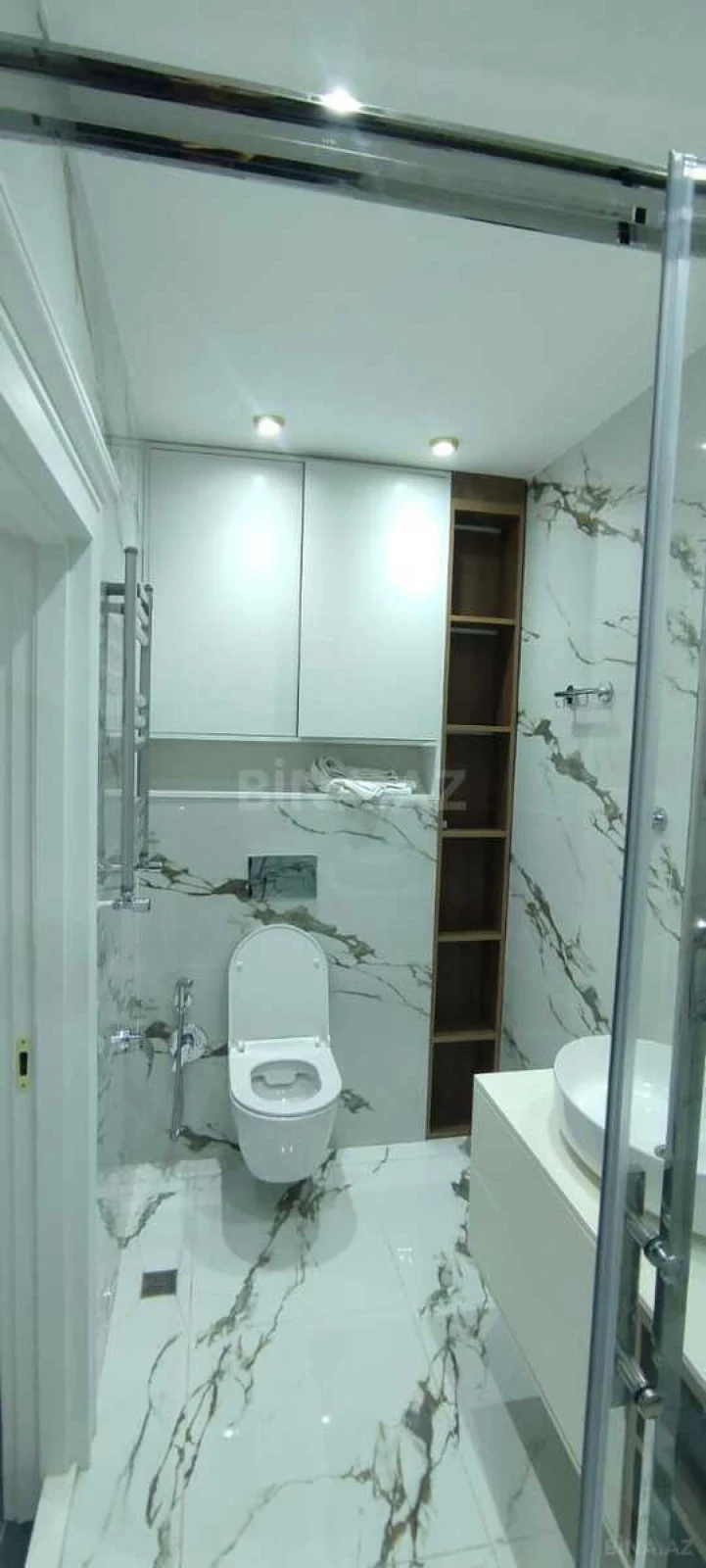 Kirayə verilir 4 otaqlı mənzil 180 m²