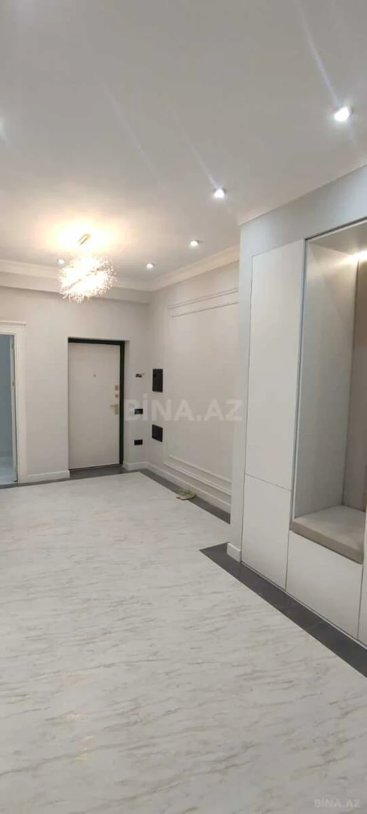 Kirayə verilir 4 otaqlı mənzil 180 m²